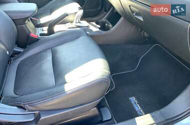 Внедорожник / Кроссовер Mitsubishi Outlander 2014 в 