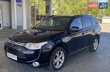 Внедорожник / Кроссовер Mitsubishi Outlander 2013 в Николаеве