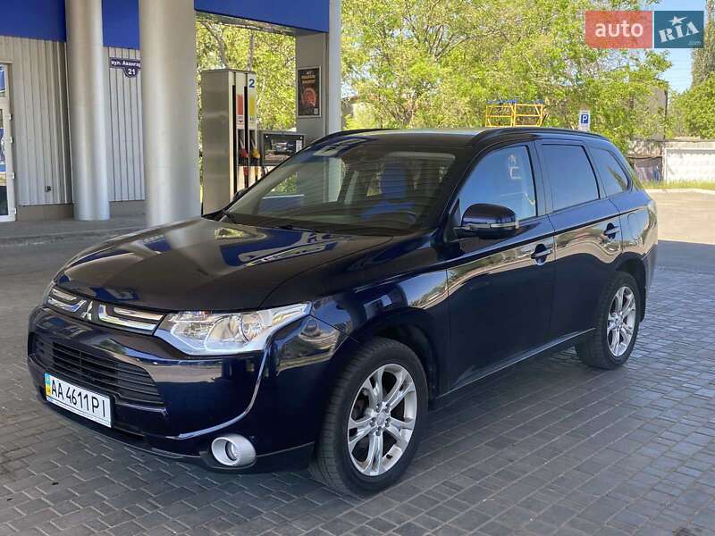 Mitsubishi Outlander 2013