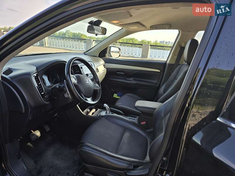 Позашляховик / Кросовер Mitsubishi Outlander 2014 в Києві фото 6 Позашляховик / Кросовер Mitsubishi Outlander 2014 в Києві
