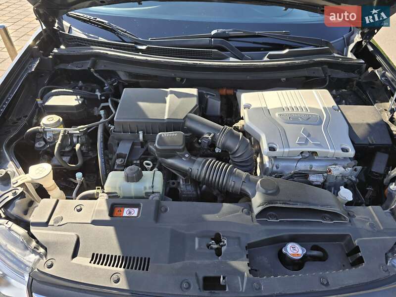 Позашляховик / Кросовер Mitsubishi Outlander 2014 в Києві фото 11 Позашляховик / Кросовер Mitsubishi Outlander 2014 в Києві