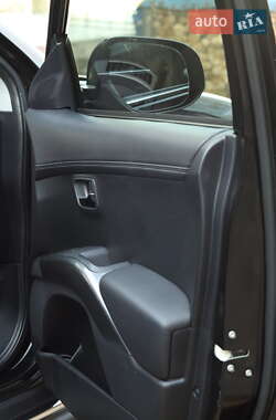 Позашляховик / Кросовер Mitsubishi Outlander 2010 в 