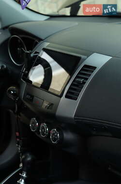 Позашляховик / Кросовер Mitsubishi Outlander 2010 в 