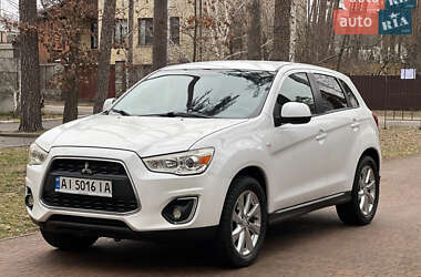 Внедорожник / Кроссовер Mitsubishi Outlander 2015 в Буче
