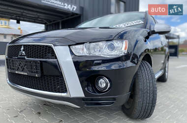 Внедорожник / Кроссовер Mitsubishi Outlander 2011 в 