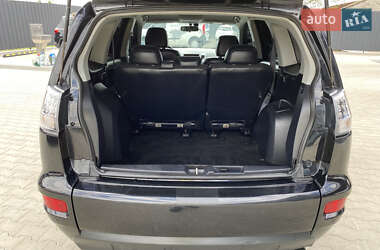 Внедорожник / Кроссовер Mitsubishi Outlander 2011 в 