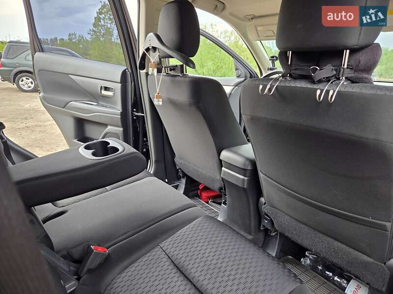 Внедорожник / Кроссовер Mitsubishi Outlander 2013 в Киеве