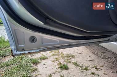 Внедорожник / Кроссовер Mitsubishi Outlander 2003 в 