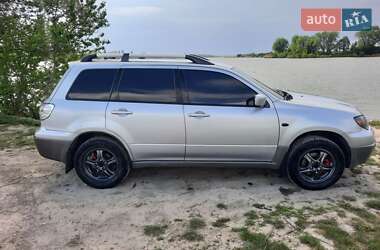Внедорожник / Кроссовер Mitsubishi Outlander 2003 в 