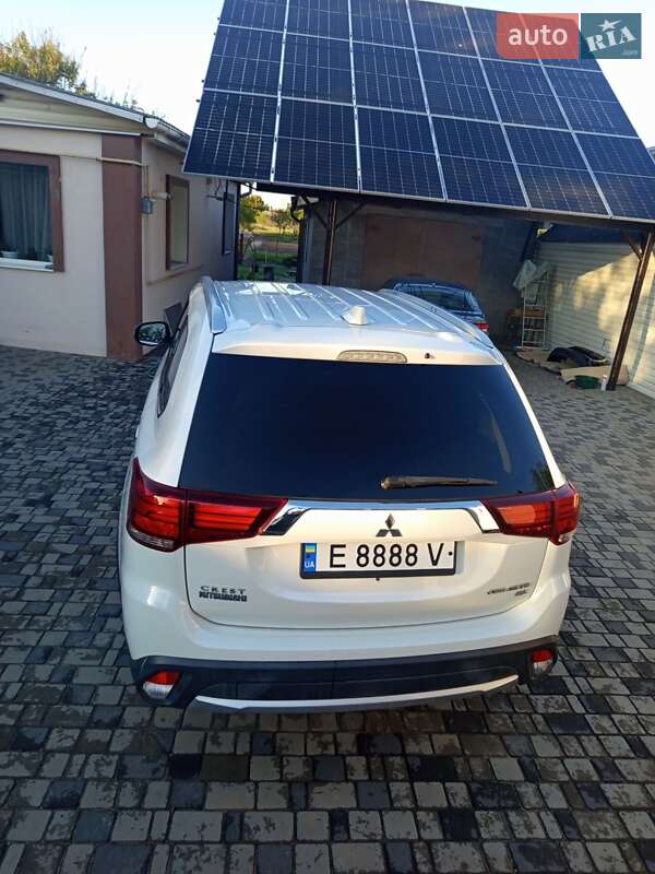 Внедорожник / Кроссовер Mitsubishi Outlander 2018 в Днепре