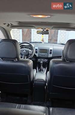 Внедорожник / Кроссовер Mitsubishi Outlander 2008 в 