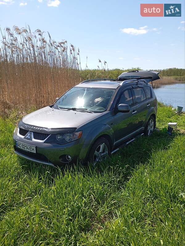 Позашляховик / Кросовер Mitsubishi Outlander 2008 в Маневичах