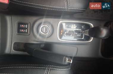 Внедорожник / Кроссовер Mitsubishi Outlander 2015 в 