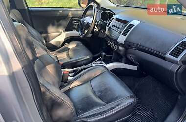 Внедорожник / Кроссовер Mitsubishi Outlander 2010 в 