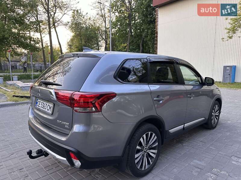 Mitsubishi Outlander 2019