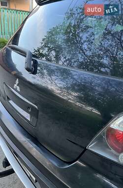 Внедорожник / Кроссовер Mitsubishi Outlander 2006 в 