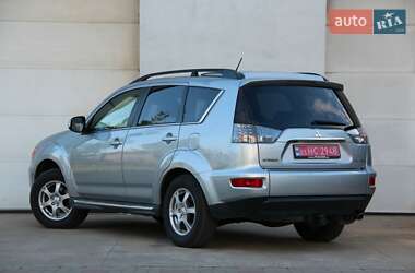 Внедорожник / Кроссовер Mitsubishi Outlander 2011 в 
