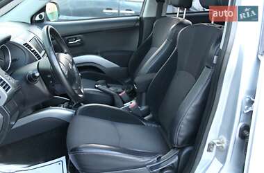 Внедорожник / Кроссовер Mitsubishi Outlander 2011 в 