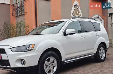 Внедорожник / Кроссовер Mitsubishi Outlander 2011 в 