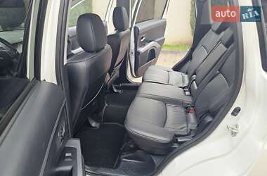Внедорожник / Кроссовер Mitsubishi Outlander 2011 в 