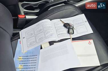 Внедорожник / Кроссовер Mitsubishi Outlander 2011 в 