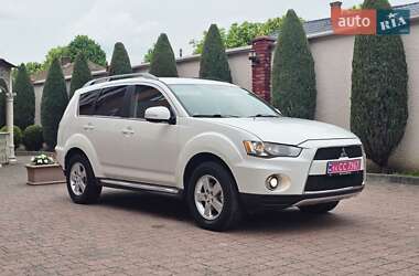 Внедорожник / Кроссовер Mitsubishi Outlander 2011 в 