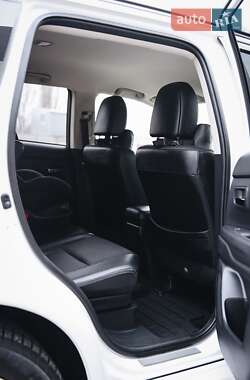 Внедорожник / Кроссовер Mitsubishi Outlander 2014 в 