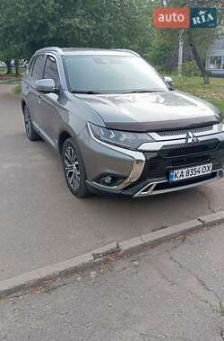 Внедорожник / Кроссовер Mitsubishi Outlander 2017 в Харькове