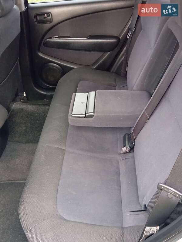 Внедорожник / Кроссовер Mitsubishi Outlander 2005 в Черновцах фото 3 Внедорожник / Кроссовер Mitsubishi Outlander 2005 в Черновцах