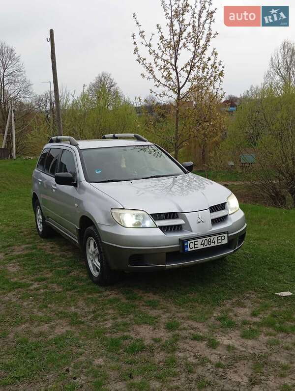 Внедорожник / Кроссовер Mitsubishi Outlander 2005 в 