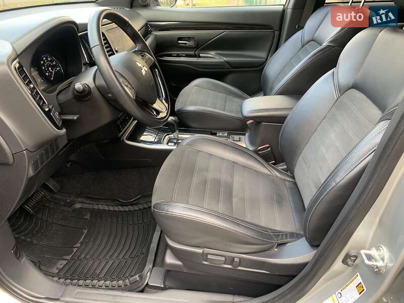 Внедорожник / Кроссовер Mitsubishi Outlander 2018 в Николаеве