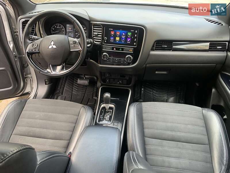 Внедорожник / Кроссовер Mitsubishi Outlander 2018 в Николаеве