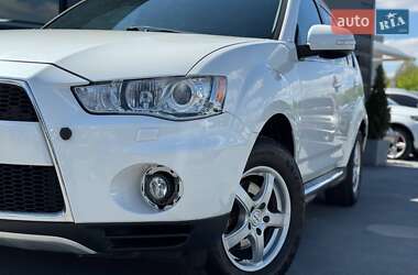 Внедорожник / Кроссовер Mitsubishi Outlander 2010 в 