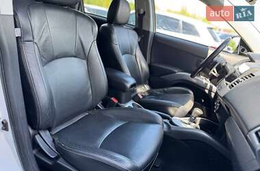 Внедорожник / Кроссовер Mitsubishi Outlander 2010 в 