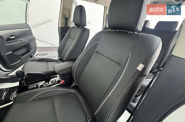 Внедорожник / Кроссовер Mitsubishi Outlander 2017 в 