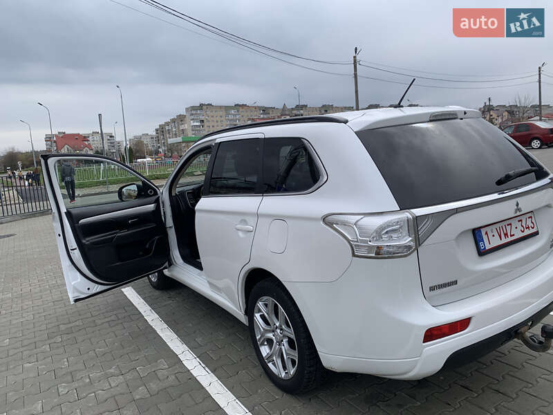 Внедорожник / Кроссовер Mitsubishi Outlander 2014 в Ивано-Франковске