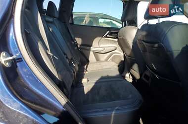 Позашляховик / Кросовер Mitsubishi Outlander 2023 в 