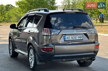 Внедорожник / Кроссовер Mitsubishi Outlander 2011 в 