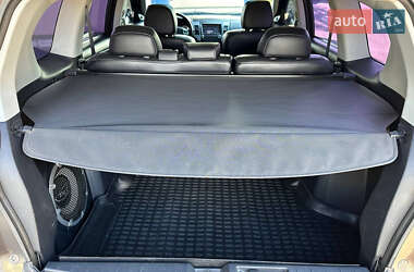 Внедорожник / Кроссовер Mitsubishi Outlander 2011 в 