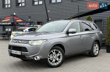 Позашляховик / Кросовер Mitsubishi Outlander 2013 в 