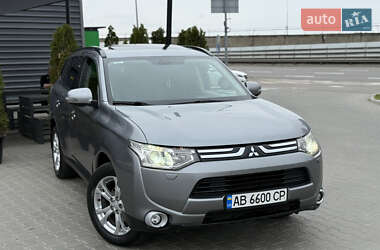 Позашляховик / Кросовер Mitsubishi Outlander 2013 в 