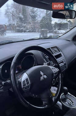 Позашляховик / Кросовер Mitsubishi Outlander 2011 в Києві