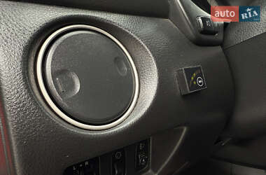 Внедорожник / Кроссовер Mitsubishi Outlander 2006 в 