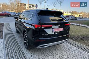 Внедорожник / Кроссовер Mitsubishi Outlander 2022 в 