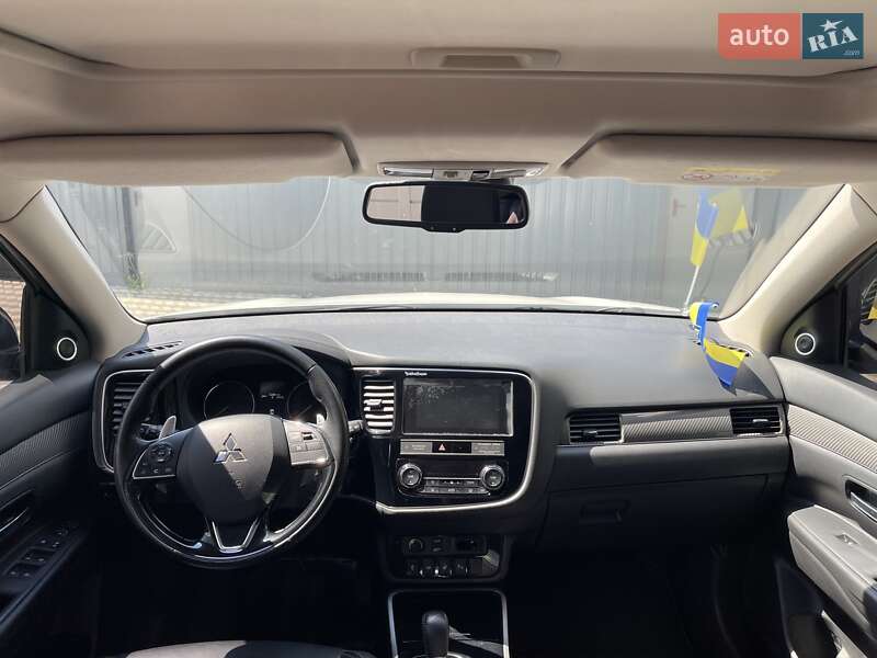 Внедорожник / Кроссовер Mitsubishi Outlander 2018 в Николаеве
