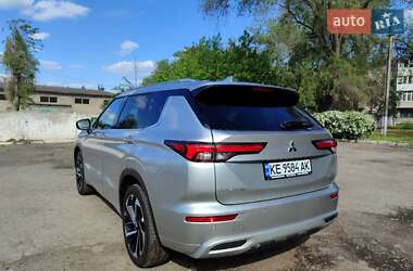 Внедорожник / Кроссовер Mitsubishi Outlander 2022 в 