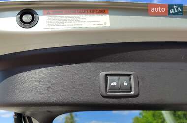 Внедорожник / Кроссовер Mitsubishi Outlander 2022 в 