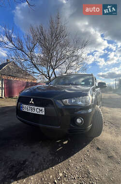 Внедорожник / Кроссовер Mitsubishi Outlander 2010 в 
