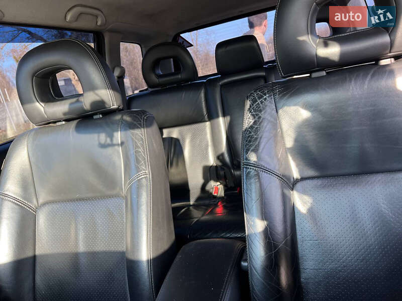 Позашляховик / Кросовер Mitsubishi Outlander 2005 в Києві
