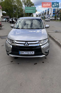 Внедорожник / Кроссовер Mitsubishi Outlander 2018 в 